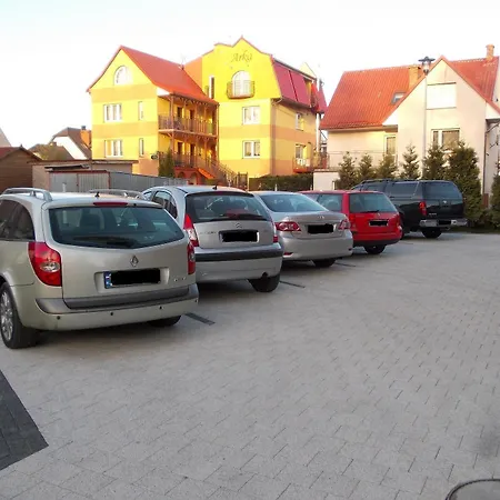 Проживание в семье Karmelia *