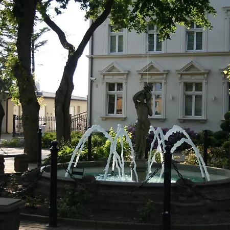 Karmelia Проживание в семье *