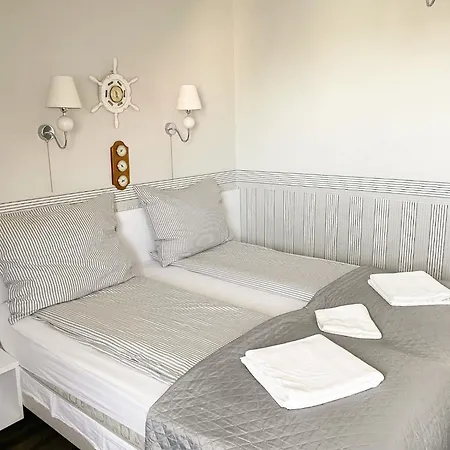 Karmelia Проживание в семье